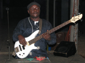 02 Le Bassiste